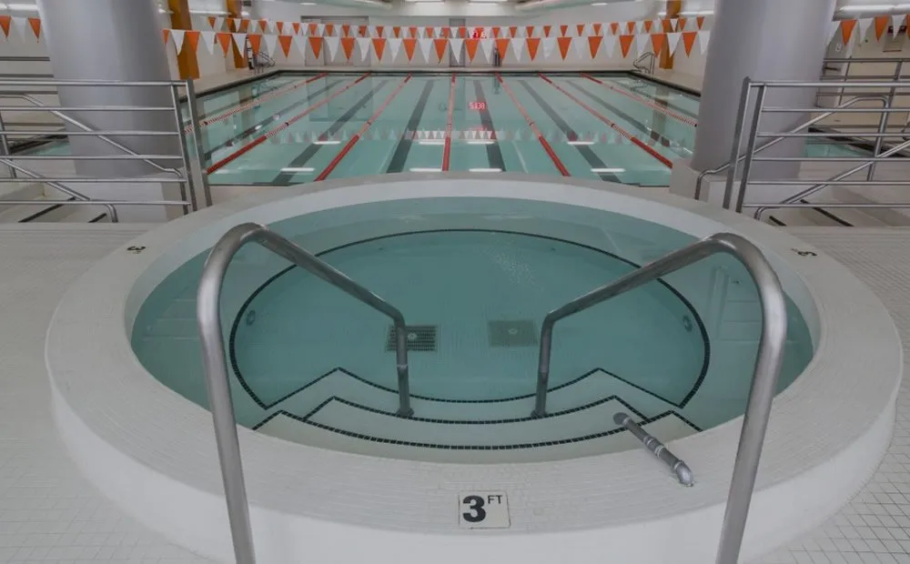 Lakeshore Sport & Fitness Fullerton squash venue photo 4 of 10