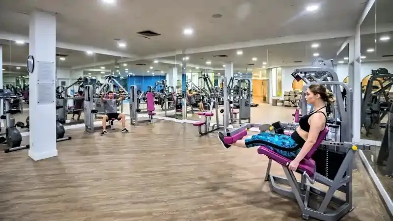 Leonardo Plaza Cypria Maris Beach Hotel & Spa squash venue photo 1 of 3