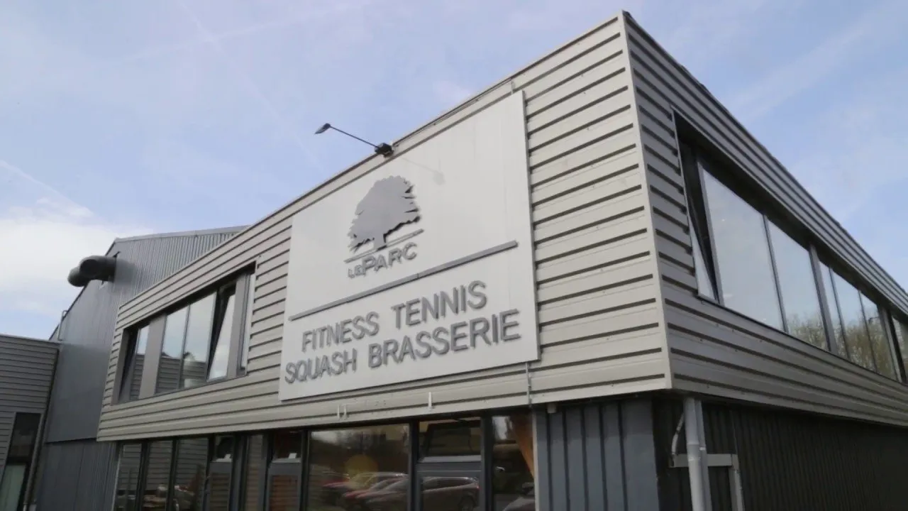 Le Parc 1348 (Tennis - Fitness - Squash - Brasserie) squash venue photo 1 of 4