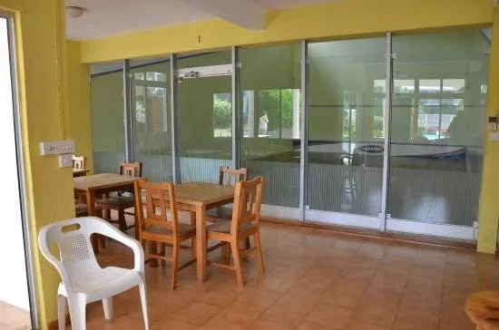 Le Tamarin Chambres d'hotes squash venue photo 2 of 5