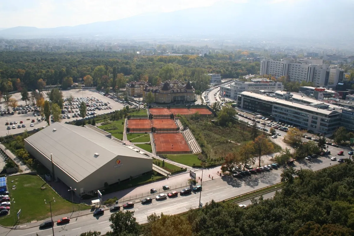 Maleeva Tennis Club squash venue photo 4 of 6
