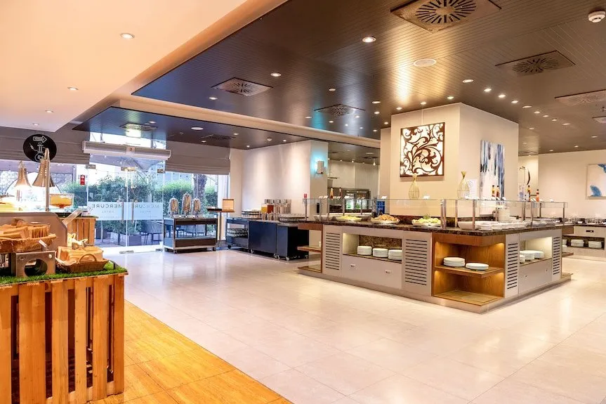 Mercure Dubai Barsha Heights Hotel Apartments squash venue photo 6 of 6