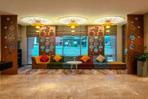 Mercure Dubai Barsha Heights Hotel Apartments squash venue photo 1 of 6