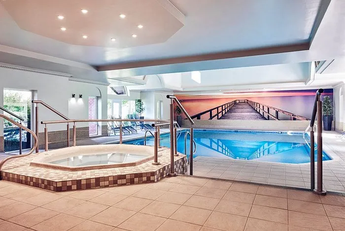 Mercure Shrewsbury Albrighton Hall Hotel And Spa squash venue photo 4 of 9