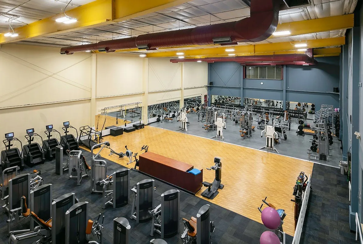 Midtown Sports and Wellness squash venue photo 7 of 10