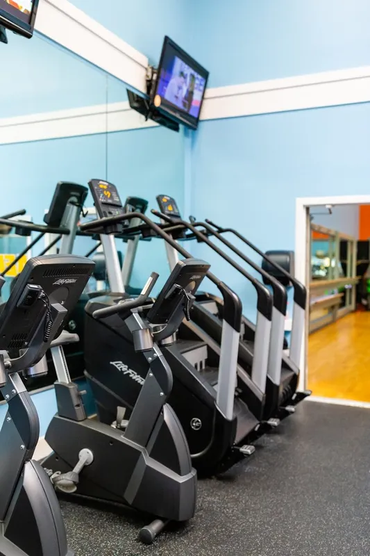 Midway Motion & Fitness squash venue photo 6 of 9