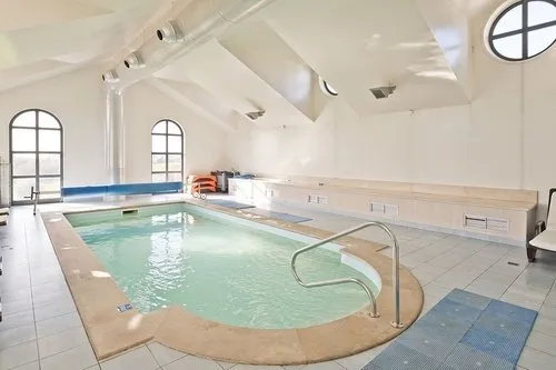 Municipal pools Estarreja squash venue photo 3 of 4