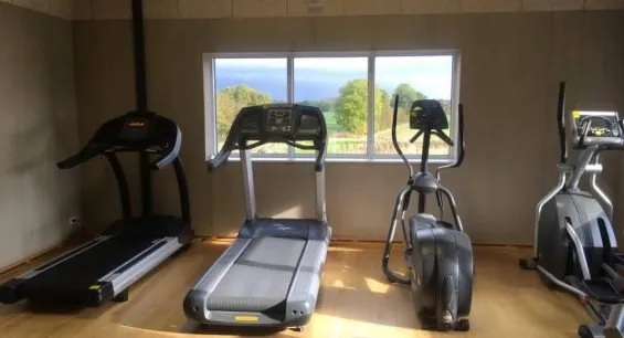 Naesset Motion & Fitness (Naeshallen) squash venue photo 1 of 10