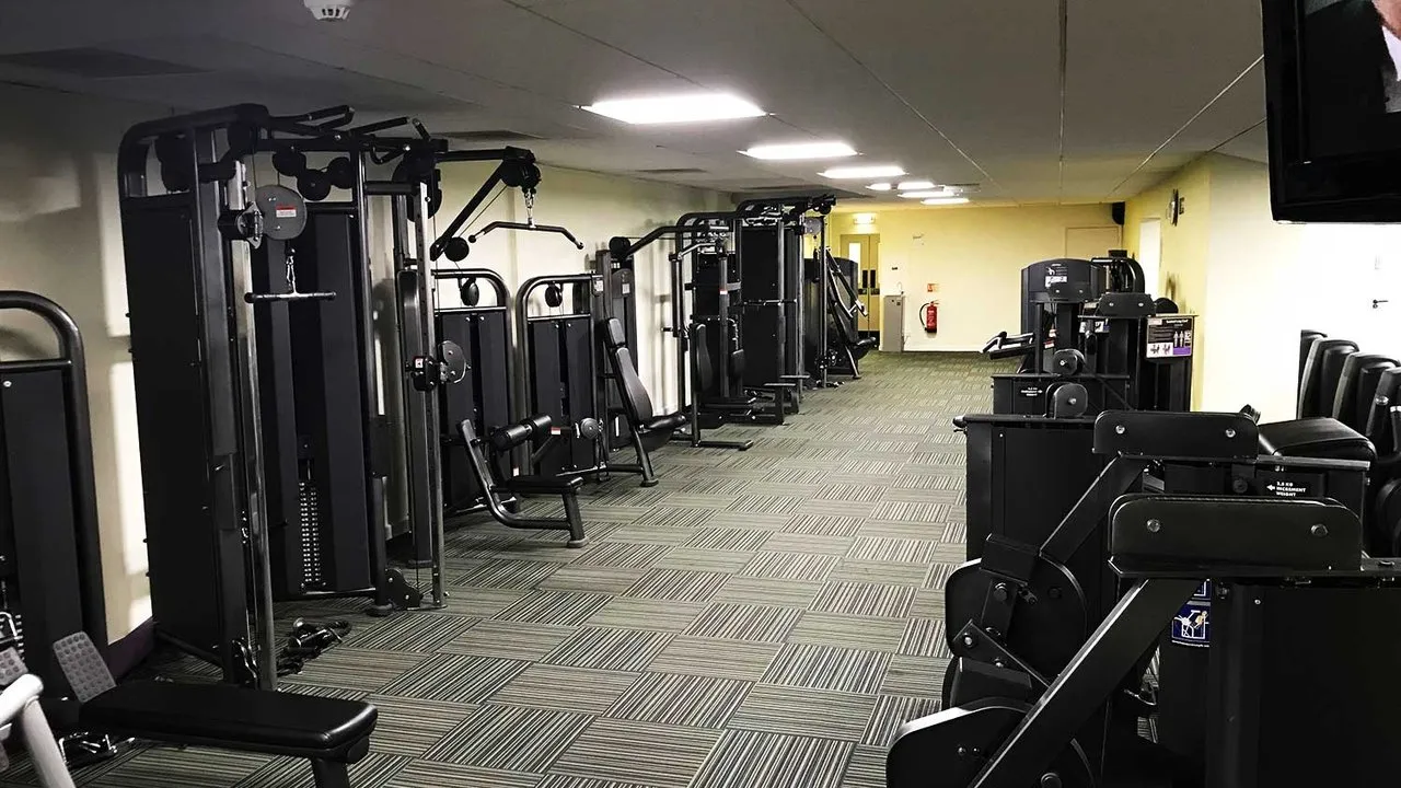 Nuffield Health Portsmouth Fitness & Wellbeing Gym squash venue photo 7 of 8