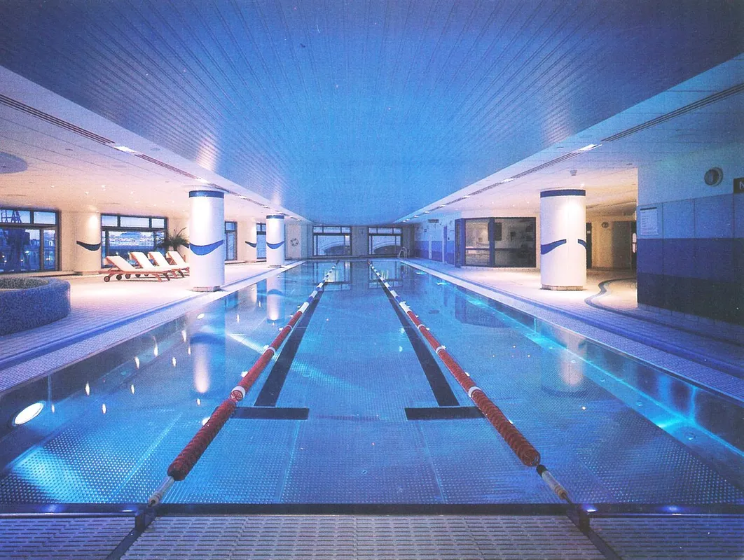 Nuffield Health Canary Wharf Fitness & Wellbeing Gym squash venue photo 8 of 8