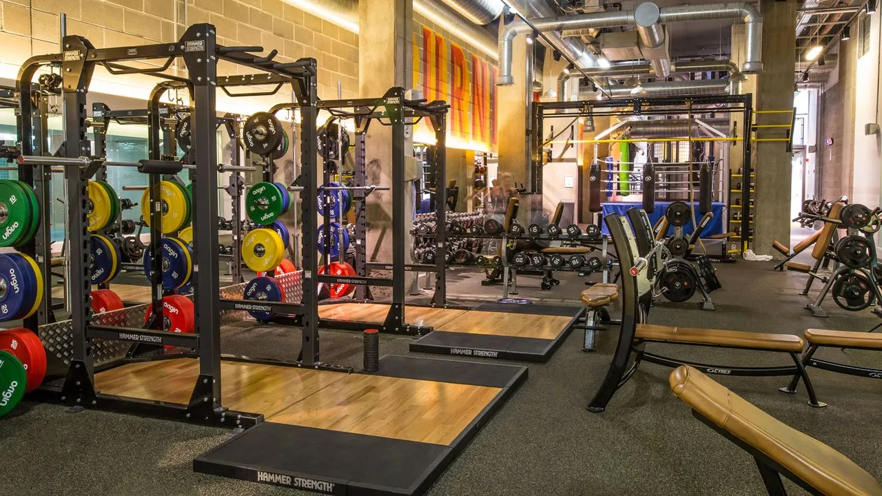 Nuffield Health Canary Wharf Fitness & Wellbeing Gym squash venue photo 5 of 8