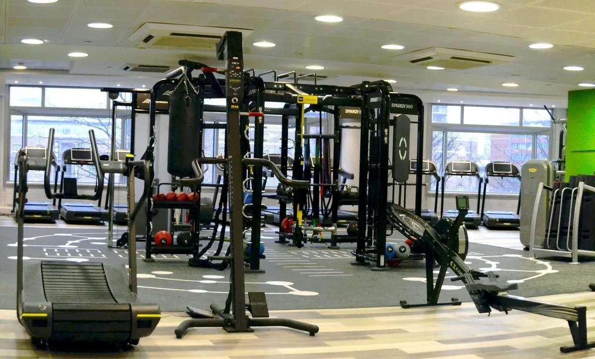 Nuffield Health Canary Wharf Fitness & Wellbeing Gym squash venue photo 3 of 8