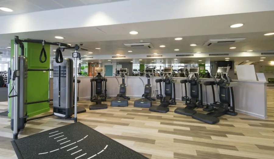 Nuffield Health Canary Wharf Fitness & Wellbeing Gym squash venue photo 2 of 8