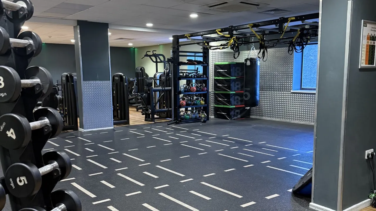Nuffield Health Bromley Fitness & Wellbeing Gym squash venue photo 5 of 10