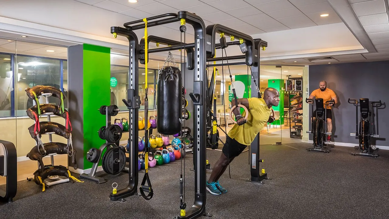 Nuffield Health Bloomsbury Fitness & Wellbeing Gym squash venue photo 5 of 10