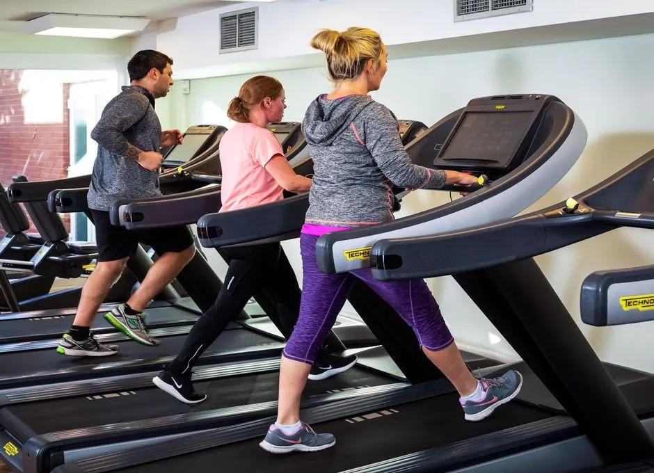 Nuffield Health West Byfleet Fitness & Wellbeing Gym squash venue photo 5 of 7