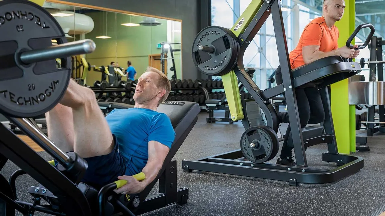 Nuffield Health Newbury Fitness & Wellbeing Gym squash venue photo 6 of 8
