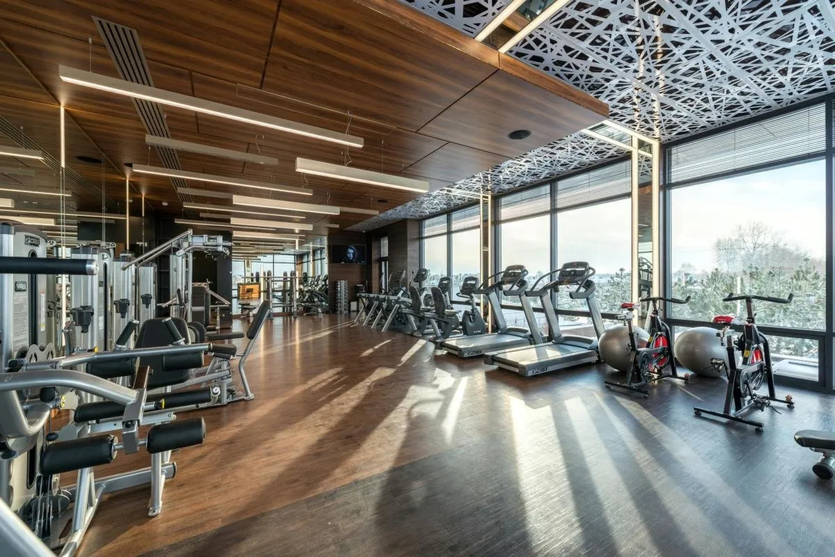 Nuffield Health Battersea Fitness & Wellbeing Gym squash venue photo 6 of 7