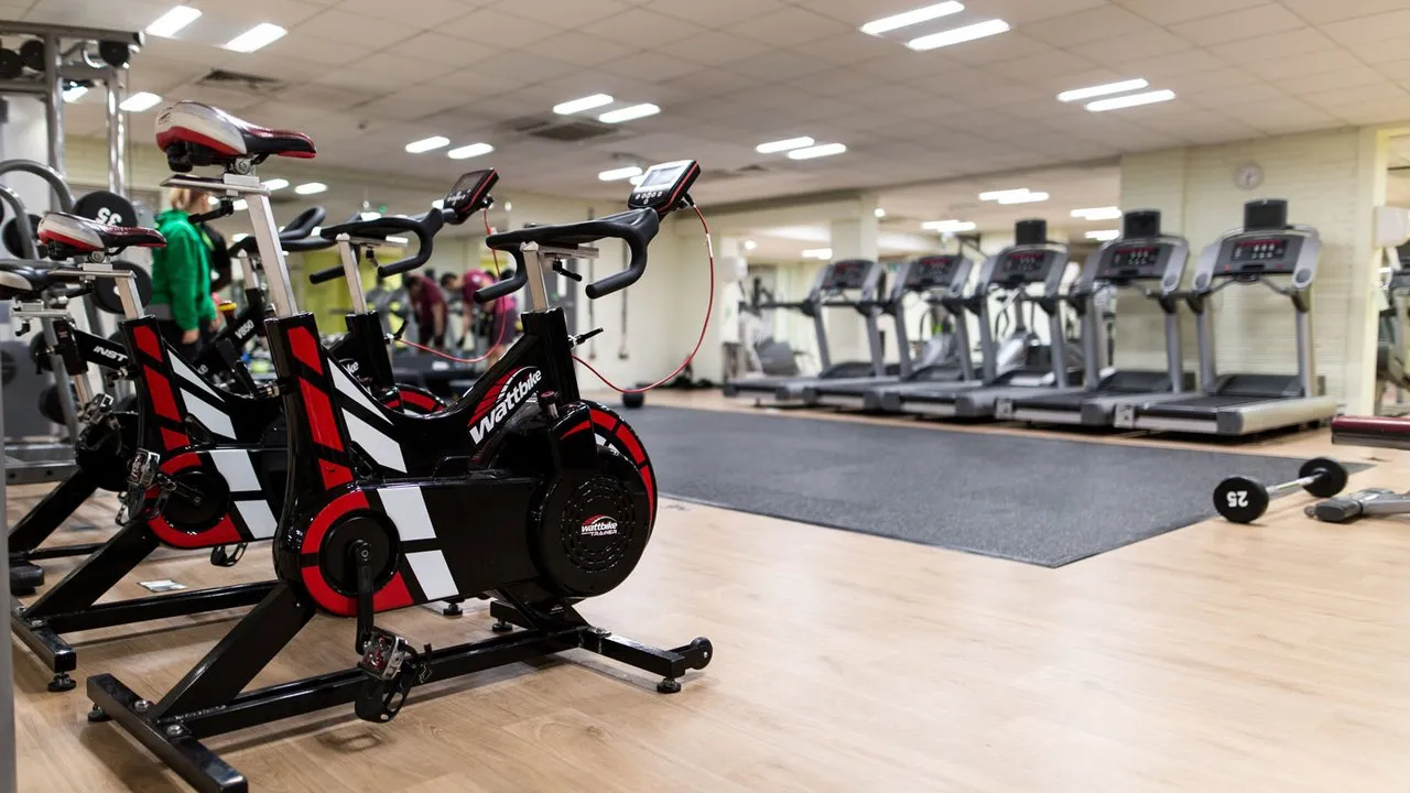 Nuffield Health Battersea Fitness & Wellbeing Gym squash venue photo 4 of 7