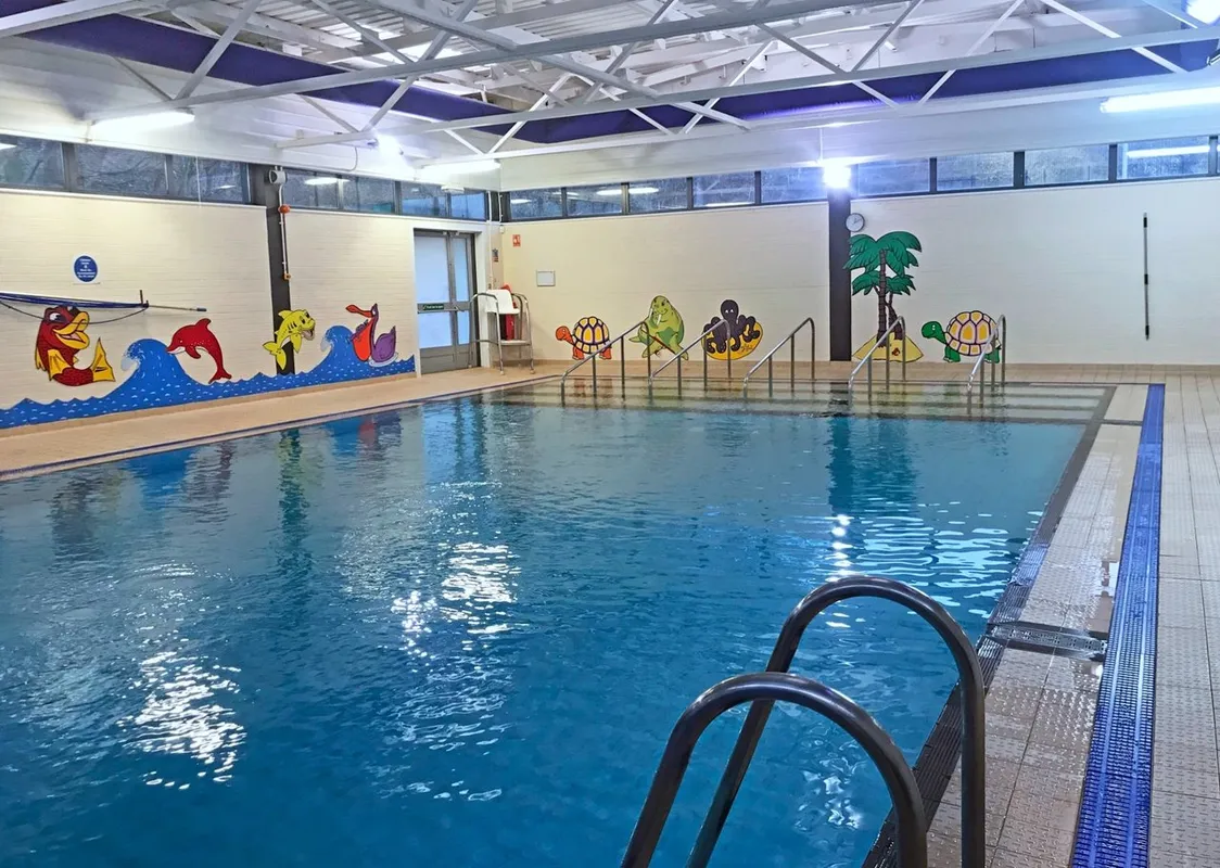 Oulder Hill Leisure Complex squash venue photo 5 of 10