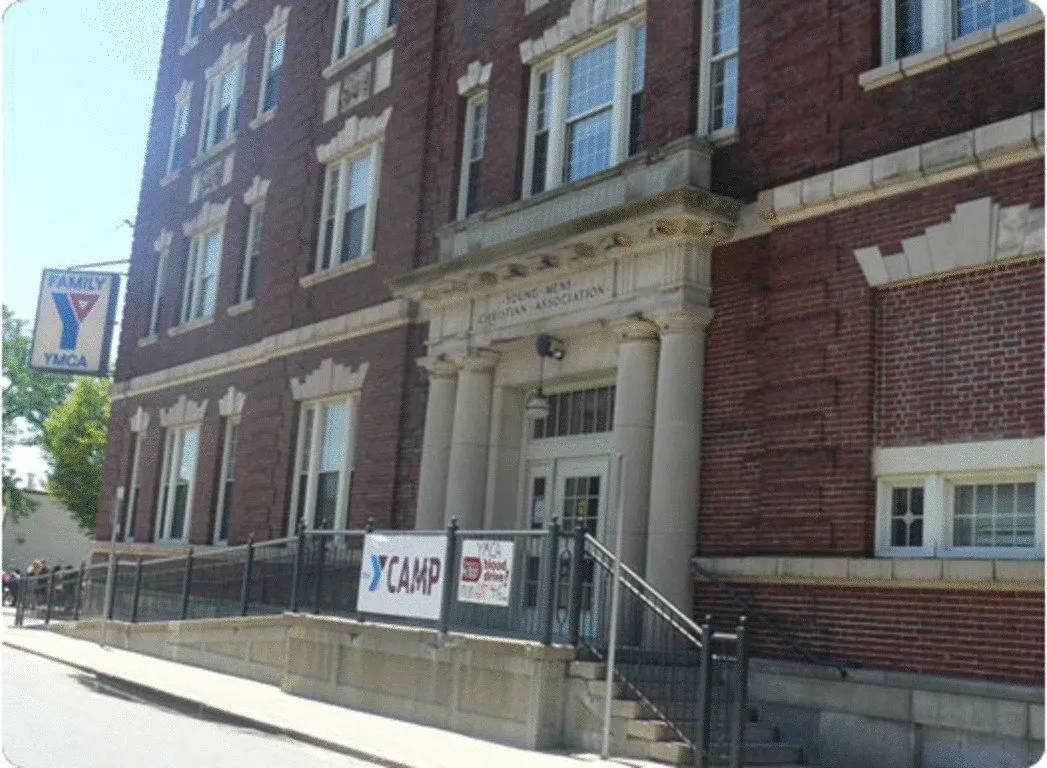 Pawtucket Family YMCA squash venue photo 4 of 5