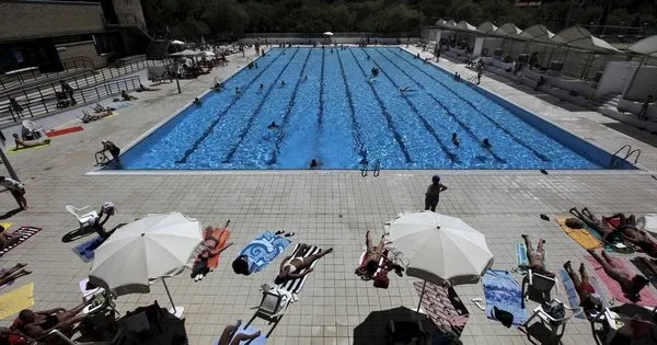 Piscinas cubierta y al aire libre squash venue photo 1 of 10