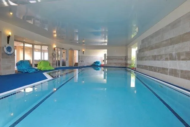 Polurrian Bay Leisure Club squash venue photo 2 of 10