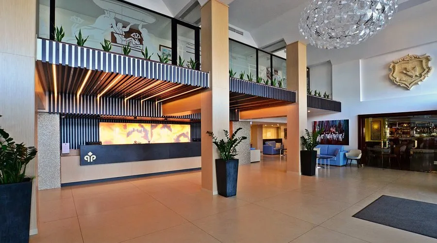 Qawra Palace Resort & Spa squash venue photo 2 of 2