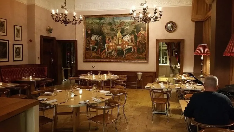 The Racquet Club Hotel & Ziba Restaurant squash venue photo 1 of 5