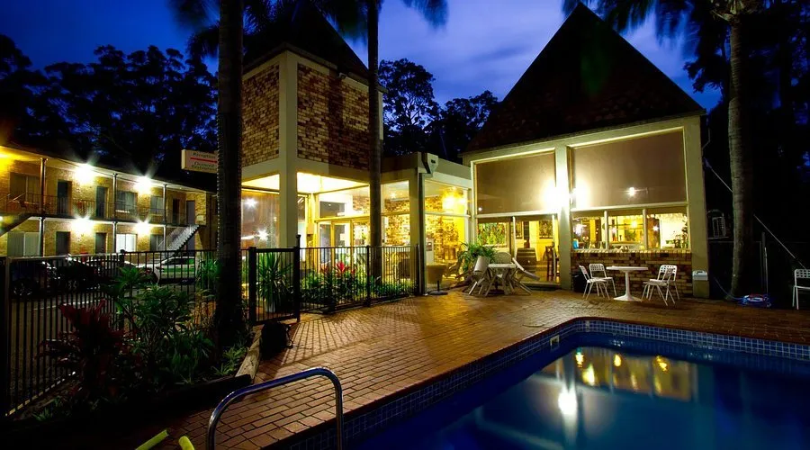 Sanctuary Resort Motor Inn squash venue photo 3 of 8