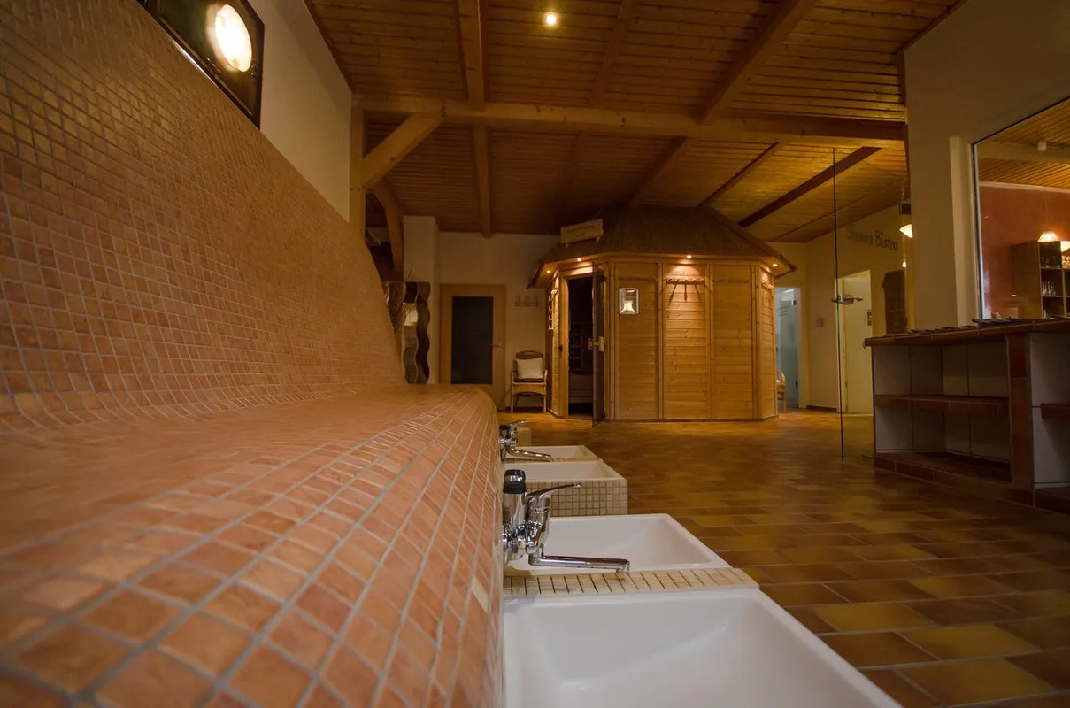 Sauna and sports paradise GmbH & Co. KG squash venue photo 5 of 10