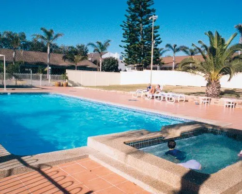 Seashells Beachfront Resort squash venue photo 4 of 8