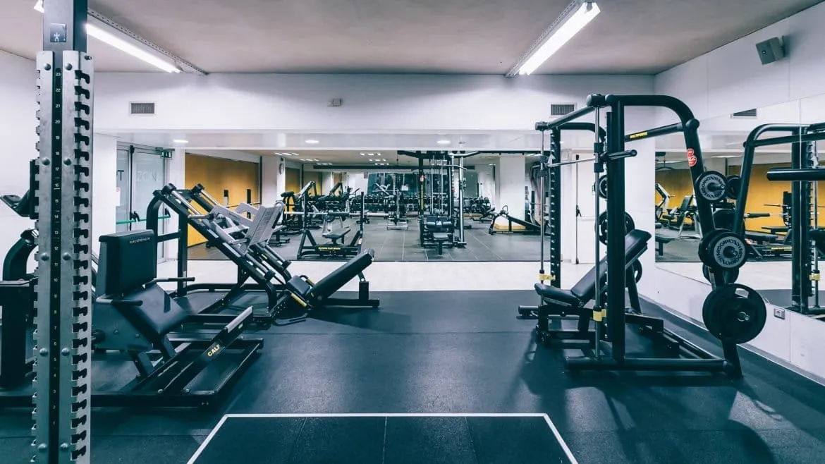 Solinca Health & Fitness Club - Estadio do Dragao squash venue photo 5 of 10