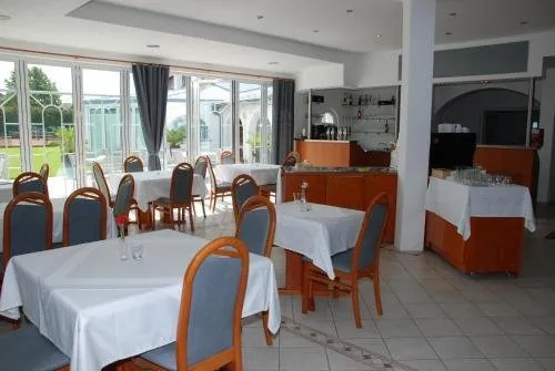 Sporthotel Podersdorf squash venue photo 2 of 7