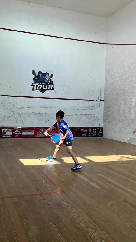 Squash Club Adolfo Barragan squash venue photo 4 of 7