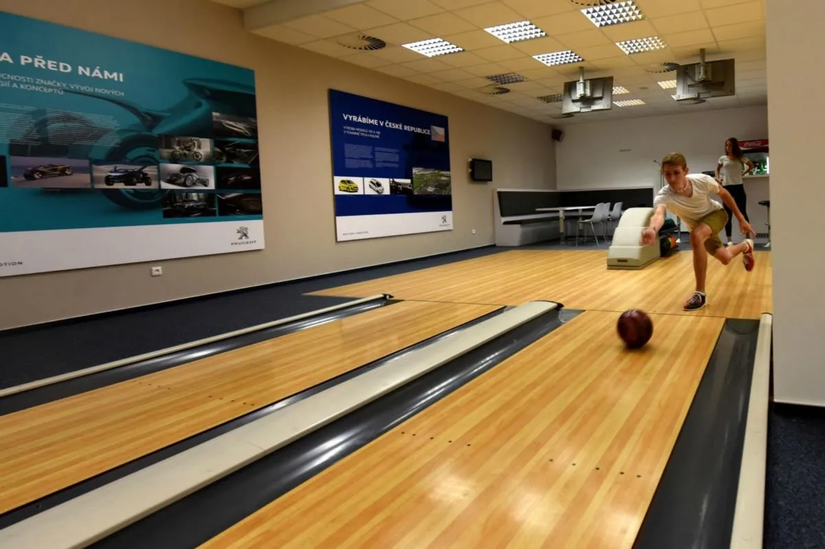 Squashove a bowlingove centrum TJ Lokomotiva Plzen squash venue photo 1 of 3