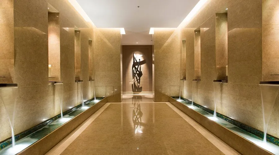 The Health Club at Four Seasons Hotel Riyadh squash venue photo 4 of 5
