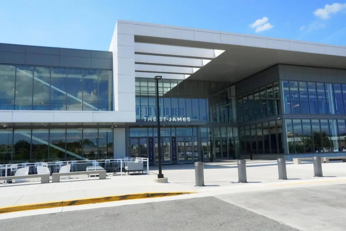 The St. James Sports, Wellness and Entertainment Complex squash venue photo 5 of 10