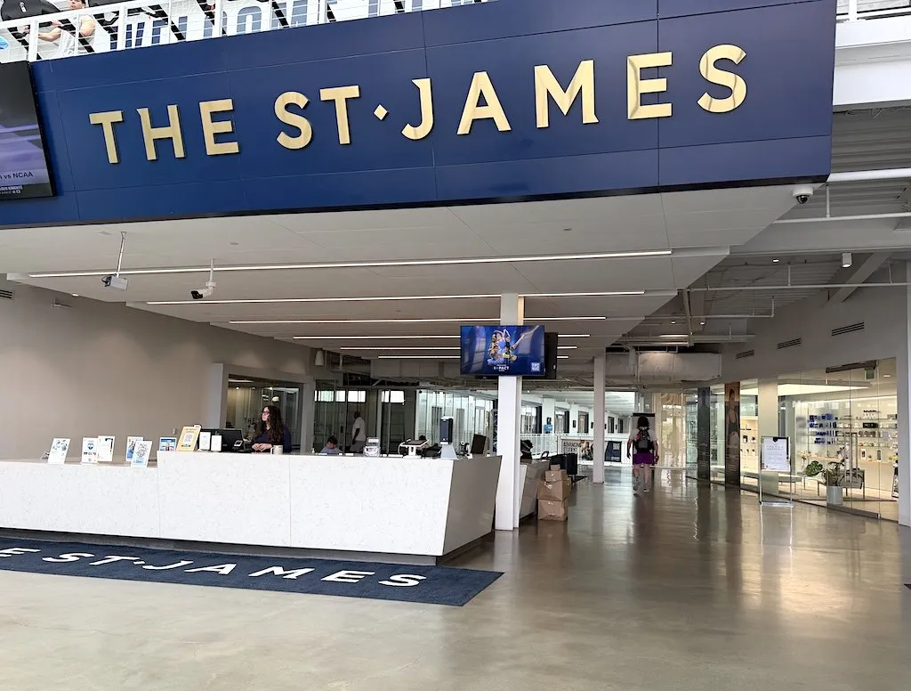 The St. James Sports, Wellness and Entertainment Complex squash venue photo 2 of 10