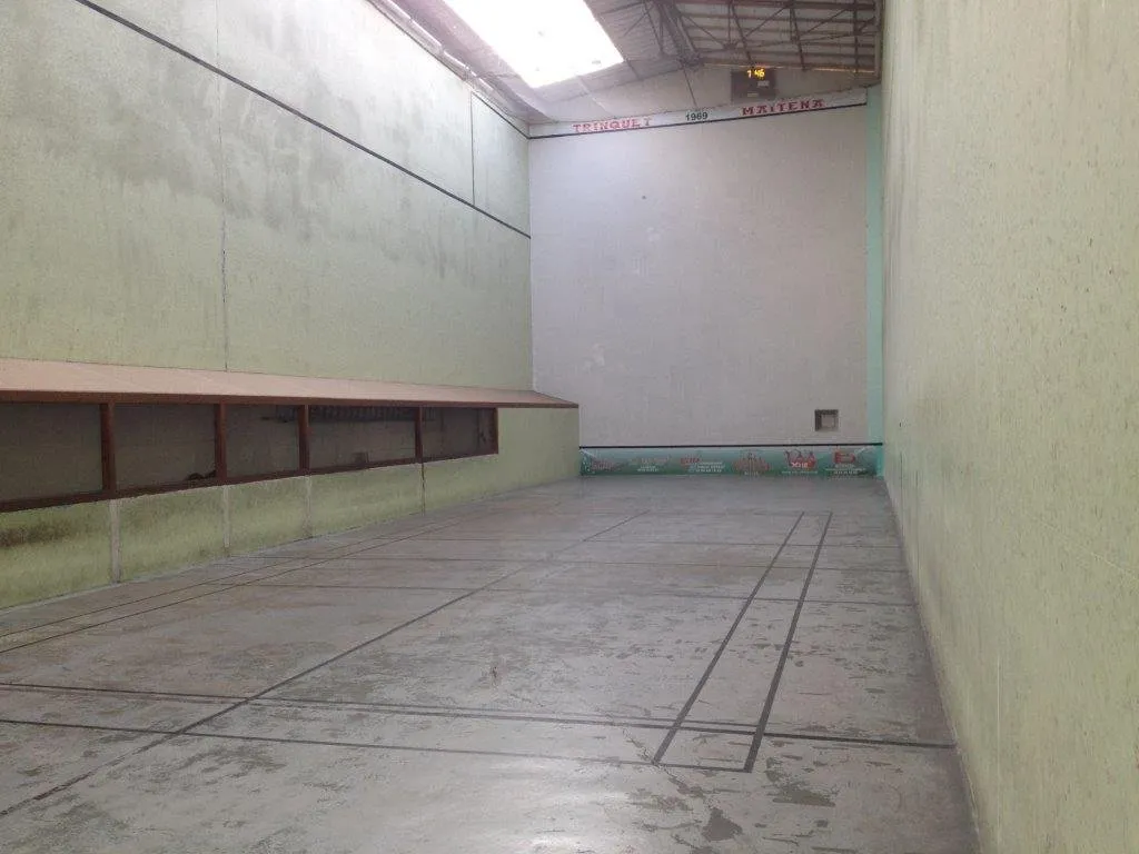 Trinquet Maïtena squash venue photo 9 of 10