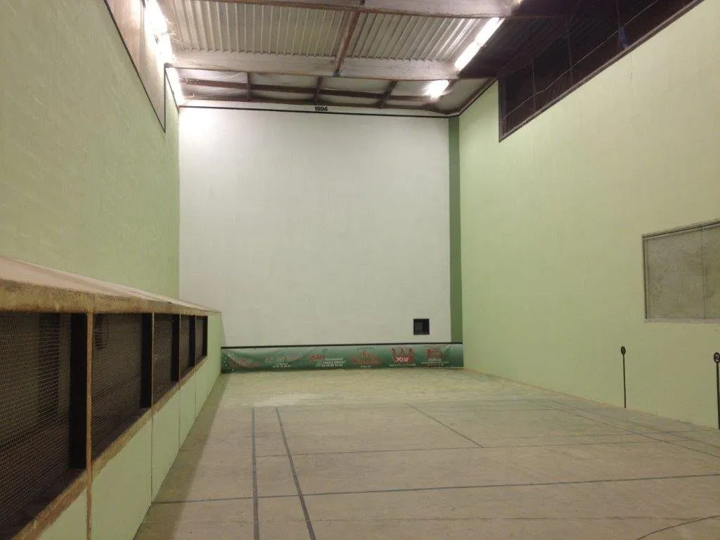 Trinquet Maïtena squash venue photo 8 of 10