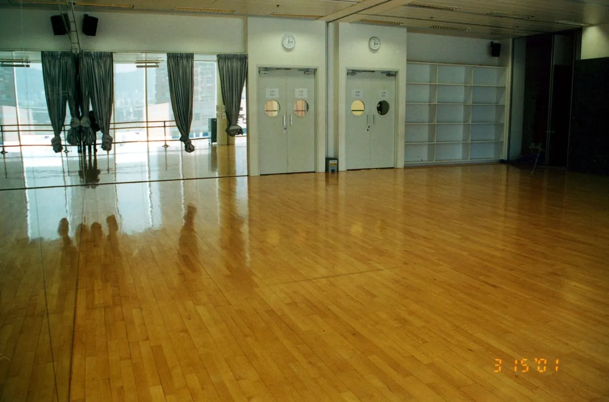 Tsing Yi Sports Centre squash venue photo 2 of 9