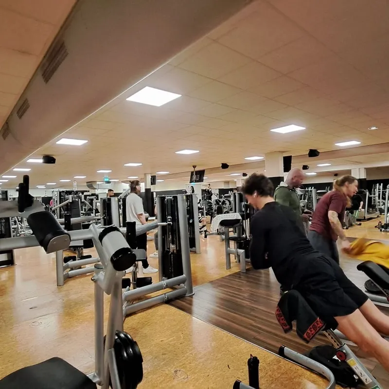 Universum Fit-Gym squash venue photo 3 of 8