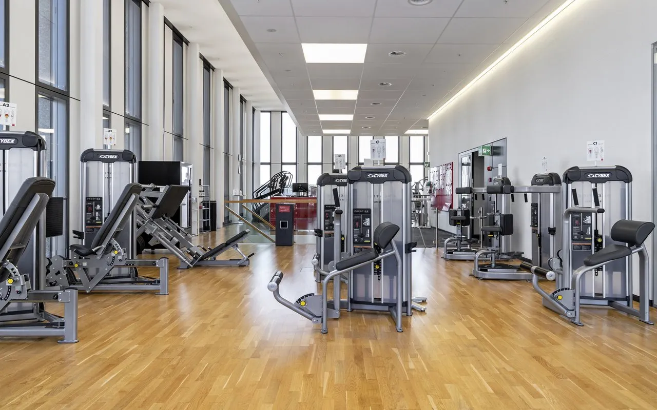 well come FIT Oerlikon (fitnessplus Oerlikon) squash venue photo 3 of 5