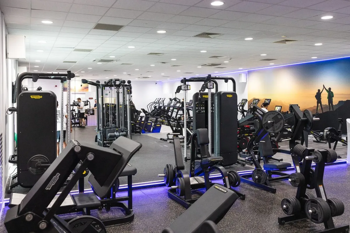 Wellington Health and Fitness Club squash venue photo 4 of 9