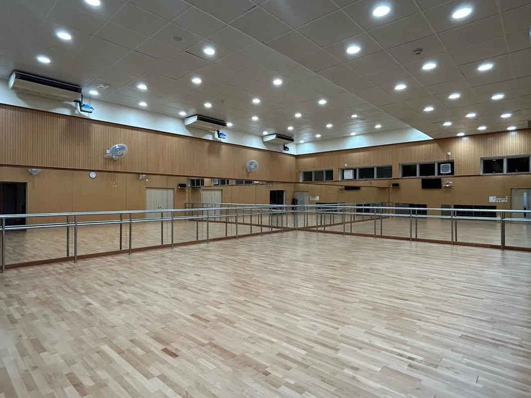 Yau Oi Sports Centre squash venue photo 6 of 7