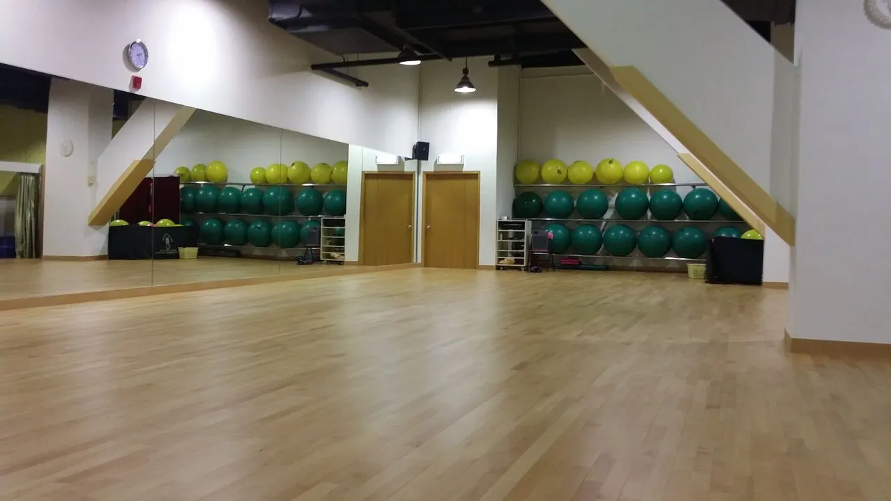 Yau Oi Sports Centre squash venue photo 3 of 7