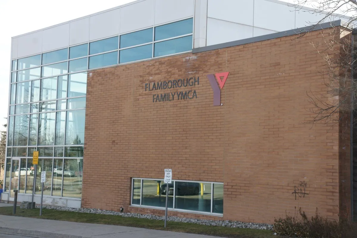 YMCA Hamilton Downtown Family YMCA squash venue photo 8 of 9