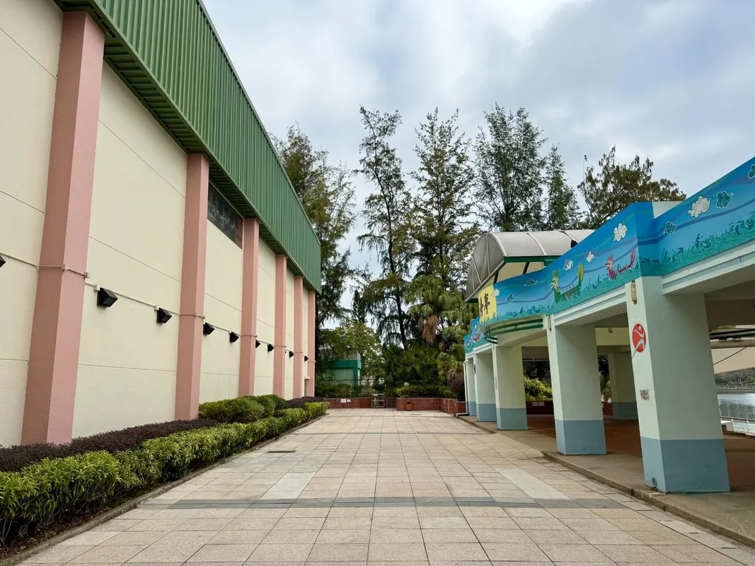 Yuen Wo Road Sports Centre squash venue photo 5 of 10